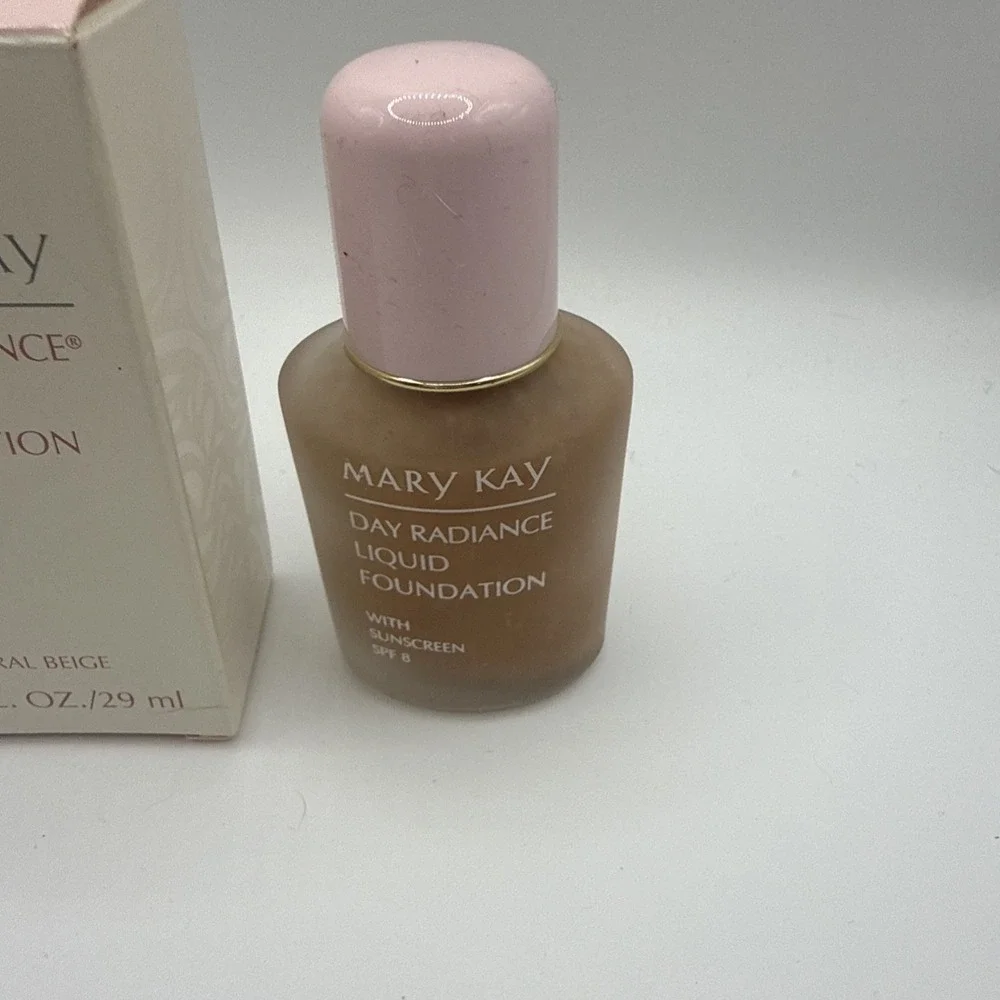 Mary Kay Day Radiance *Natural Beige* Liquid Foundation‎ NOS 1 Oz Full Size